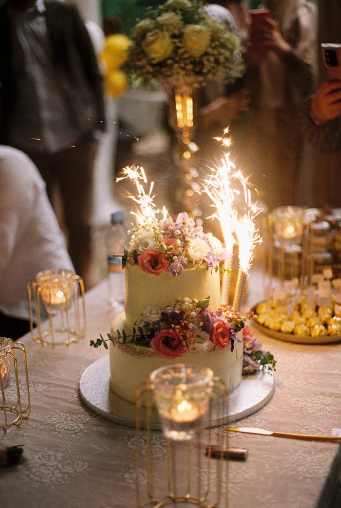 wedding Cake with Flares for every season